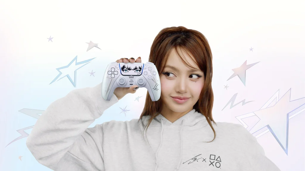 จอย DualSense LISA Limited Edition สีชมพูมุก มีลายผมหน้าม้าและดวงตาของลิซ่าบนทัชแพด