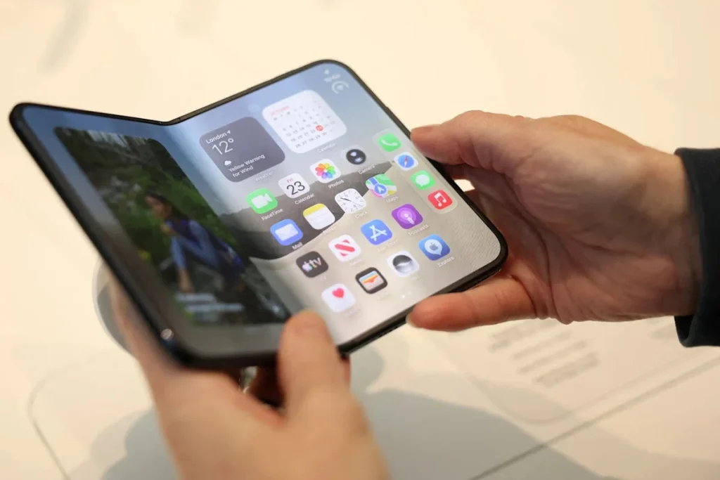 iPhone Duo บานพับดันจอแตก