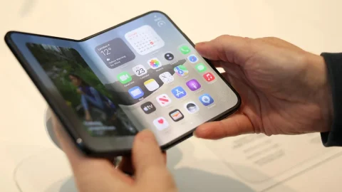 iPhone Duo บานพับดันจอแตก