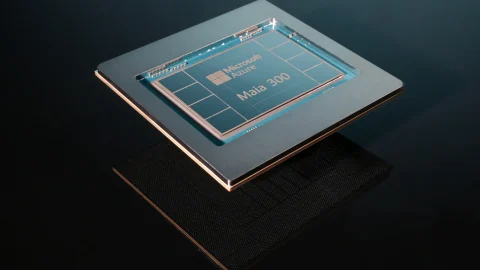 ชิป Microsoft Maia 300 ต้นแบบ